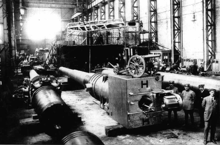 WNIT_15-40_m1914_Ansaldo_works_pic.jpg