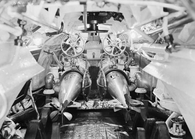 WTBR_PreWWII_submarine_pic.jpg
